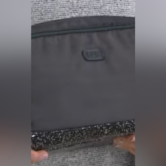 Lug Punter Crossbody - Picture 2 of 4